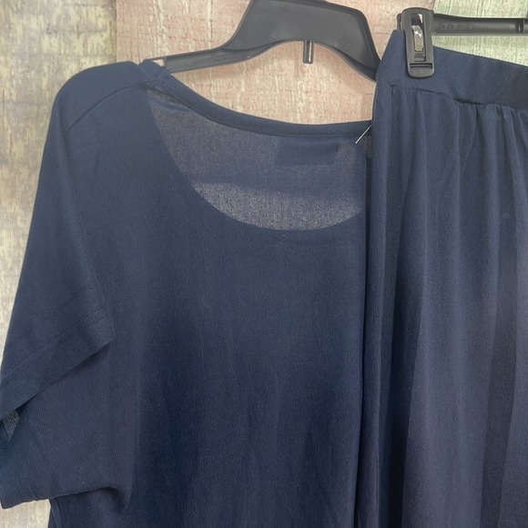 - Brand new with tags Woman’s Madison Park - Signature 2pc Lounge Set. Siz… - Picture 14 of 16